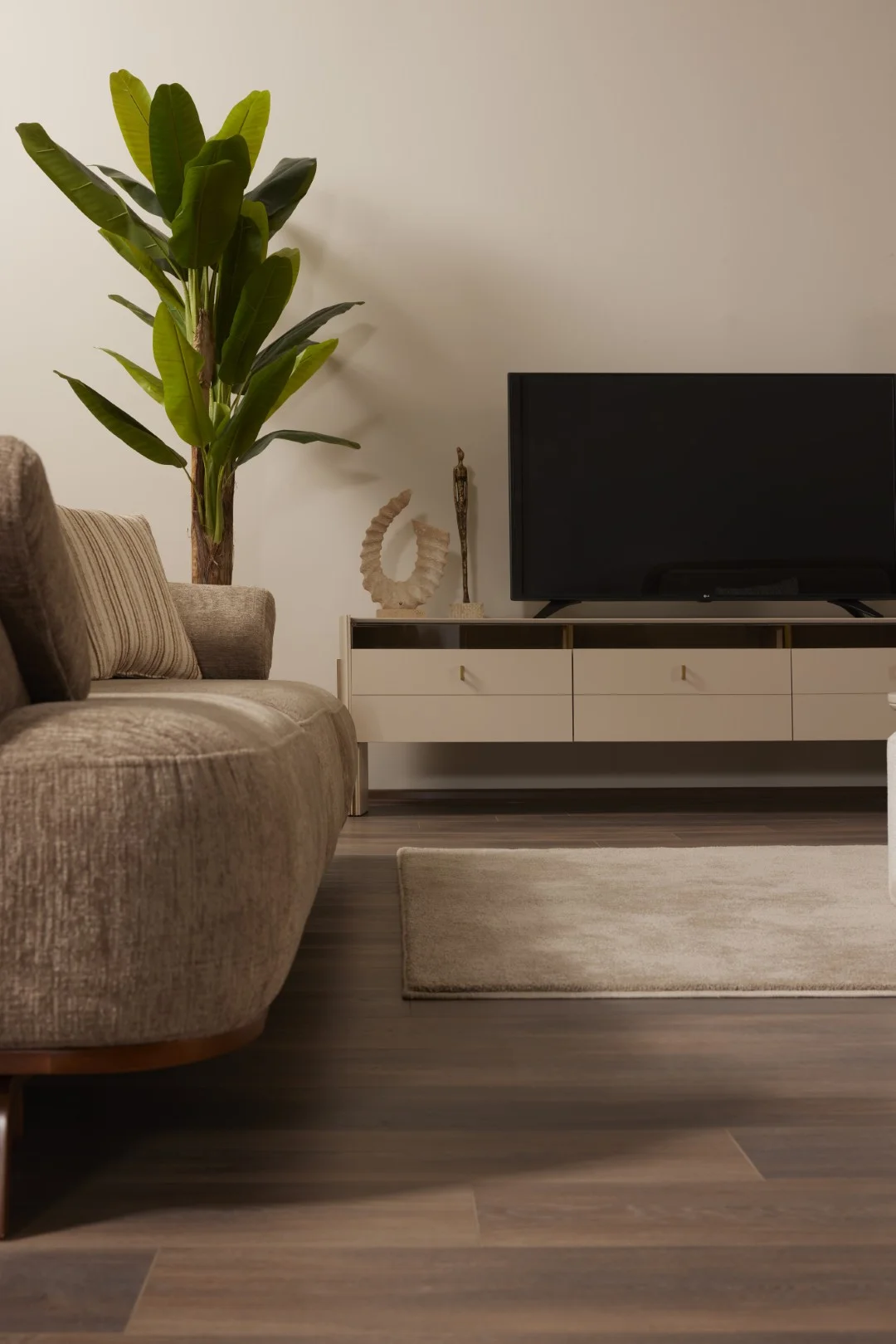 Helen Tv Ünitesi 6