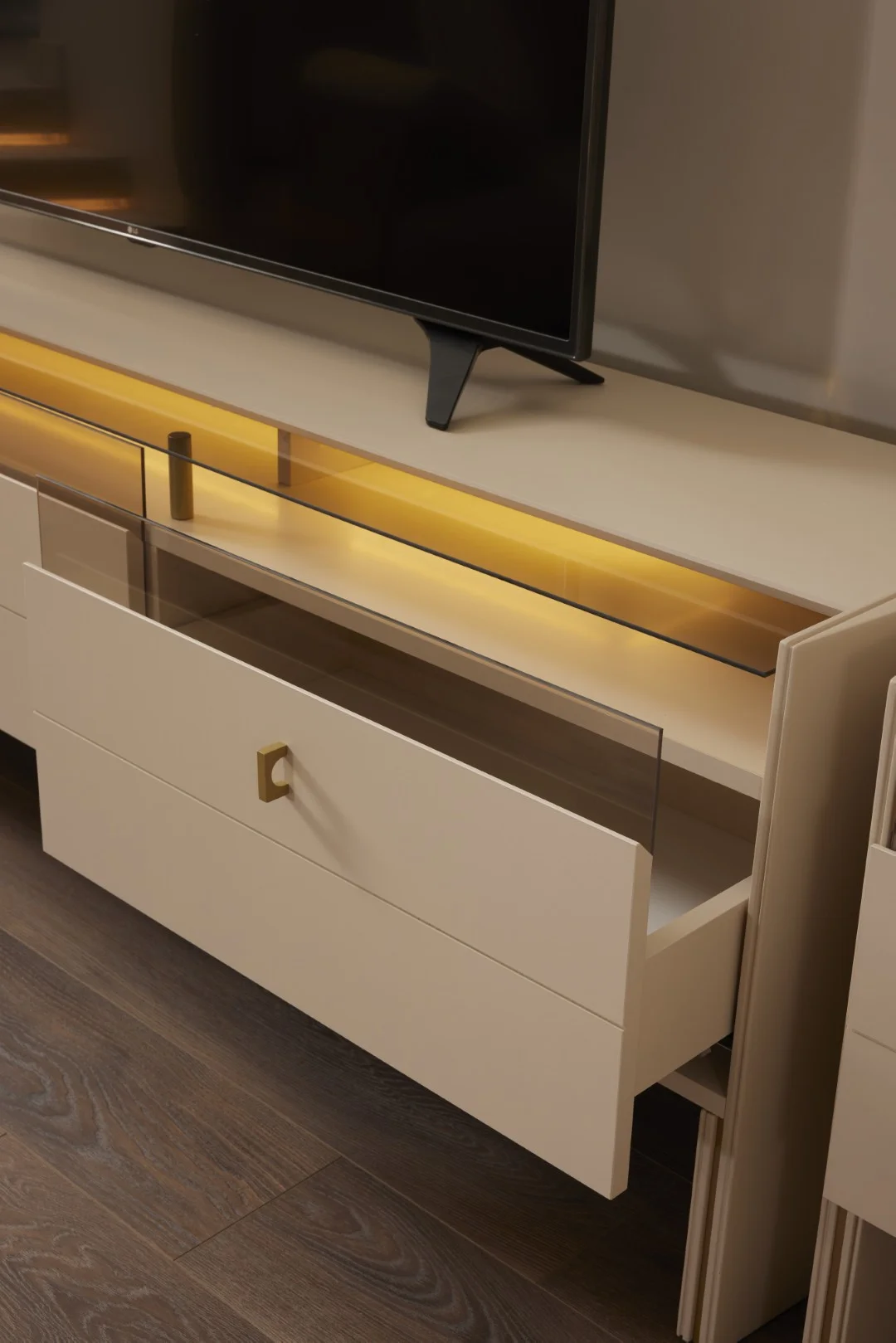 Helen Tv Ünitesi 8